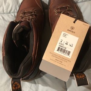 Womens Ariat Terrain Boots 9B New with tags 9B